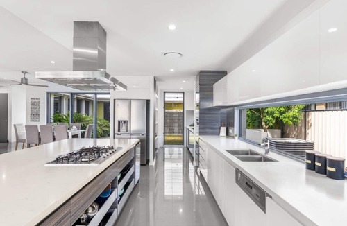 Banksia Beach House | Tranquillit, TOP NOTCH