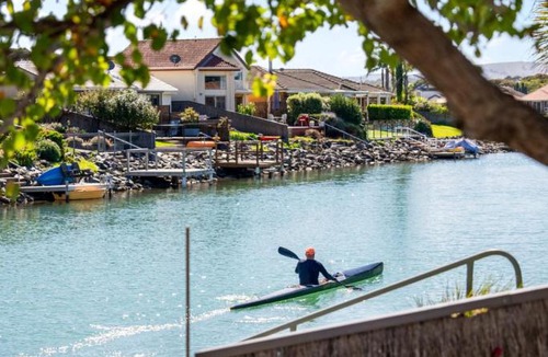 Encounter Bay House | Tranquilyty - Family Lake House Escape near Beach