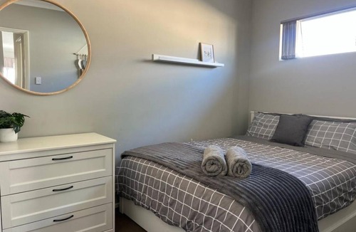 Gosnells House | Transit Nest - A 2BRM Sepal Stay