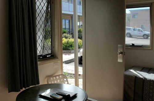 Mayfield West Hotel | Travellers Motor Village