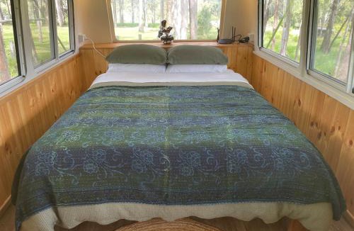 Ravenshoe House | Tree Top Bus Stop