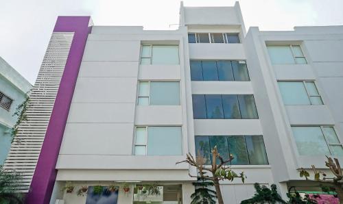 Kharadi Hotel | Treebo Brooks Manor