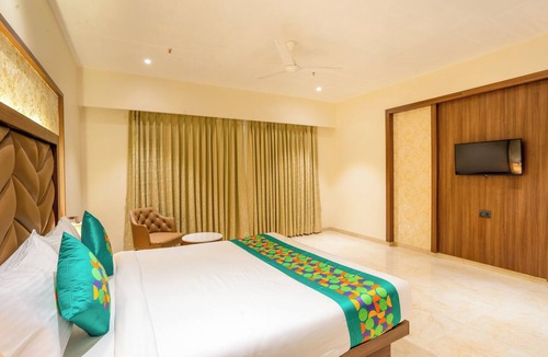 Badlapur Hotel | Treebo Premium Merrit Badlapur