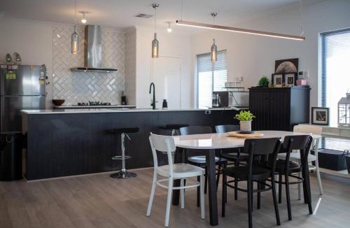 Treeby House | Treeby's Finest Family Home 4BDR 2BTH