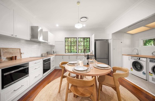 Maleny House | Treehaven House & Cottage - Maleny Retreat