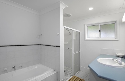 Copacabana House | TREEHOUSE ON OCEANO | WIFI , Tranquil Location | Accom Holidays
