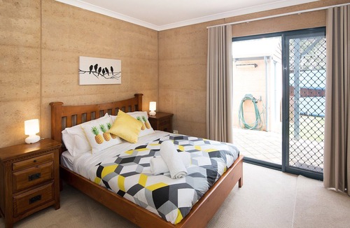 Dunsborough House | Tresco- Dunsborough Seaside home