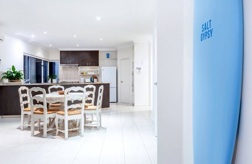 Trigg House | Trigg Coastal House - Beachfront Bliss with Sunset Views