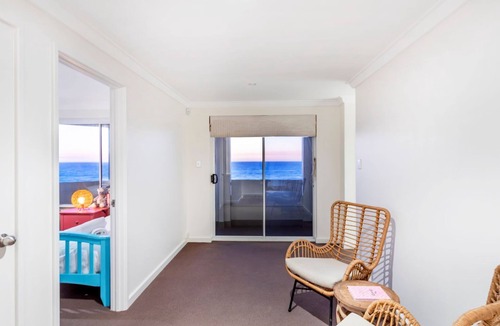 Trigg House | Trigg Coastal House - Beachfront Bliss with Sunset Views