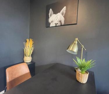 Strathpine House | Tropical Ocean Vibe Retreat Fully Air-Con Home