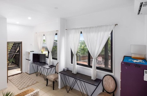 Rochedale South House | Tropical Poolside Studio | Private Entry