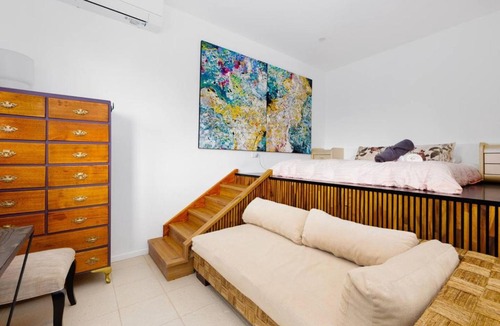Rochedale South House | Tropical Poolside Studio Private Entry