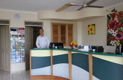Cairns North Hotel | Tropical Queenslander