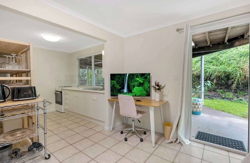 Aeroglen House | Tropical Refuge—Classic Queenslander Paradise