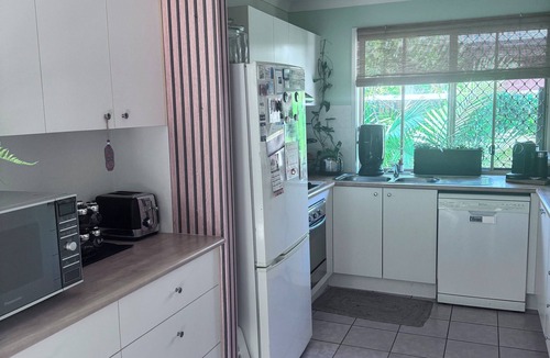 Victoria Point House | Tropical tranquility 3BR, pvte Comfy home close trans,ferry,gym,walk/cycle track