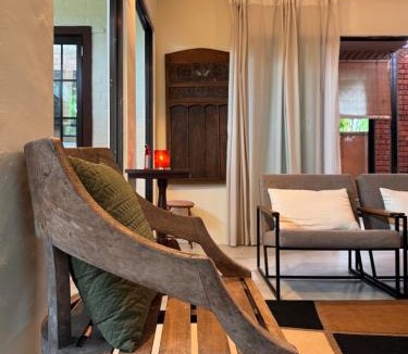 Air Hangat Ski Chalet | TRV Tropical Duplex Open Dipping Pool 5 min to the Beach
