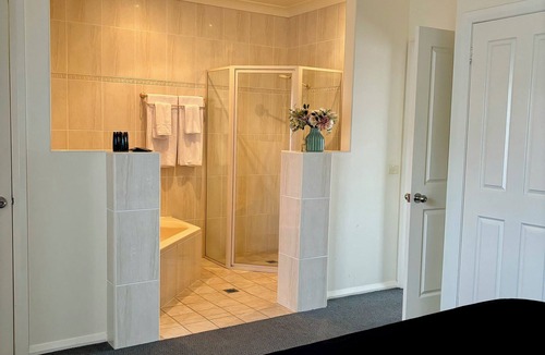 Orange Hotel | Turners Vineyard