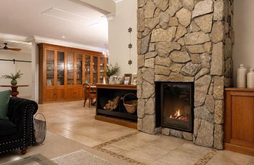 Beechworth Hotel | Twelve on Albert