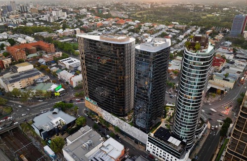 Fortitude Valley Apartment | Twilight Views 2BR in Fortitude Valley & Parking