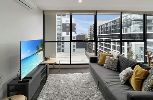 Abbotsford Apartment | Two Bedroom Two Bathroom Apartment with pool & gym
