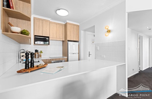 Kangaroo Point Apartment | Two Bedroom Unit on The River