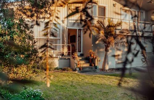 Dromana House | Two Suns and a Moon