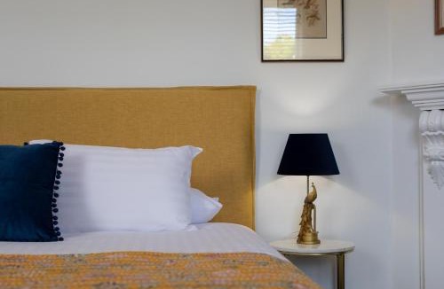 Launceston CBD Apartment | Two Worlds Townhouse
