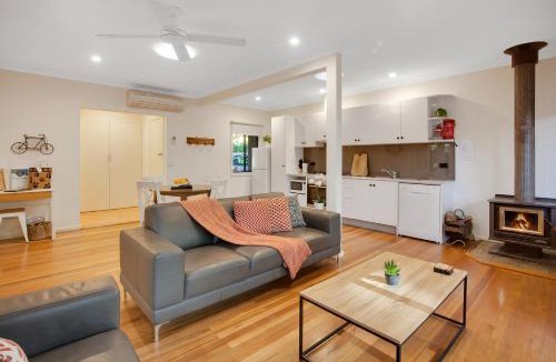 Bright House | Tyntynder Garden Cottage 2