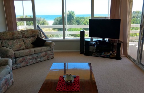 Turners Beach House | Ultimate beachfront beach house