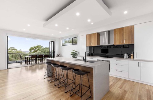 Anglesea House | Ultimate Coastal Haven , Private Pool & Sun Aspect