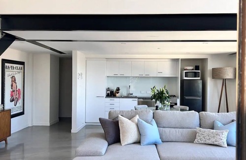 Prahran Apartment | Ultra Chic New York-Style loft - Central Chapel St