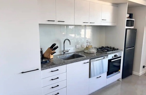 Prahran Apartment | Ultra Chic New York-Style loft - Central Chapel St