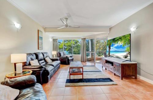 Wongaling Beach House | Ulysses 10 Ocean Dunk Island Views
