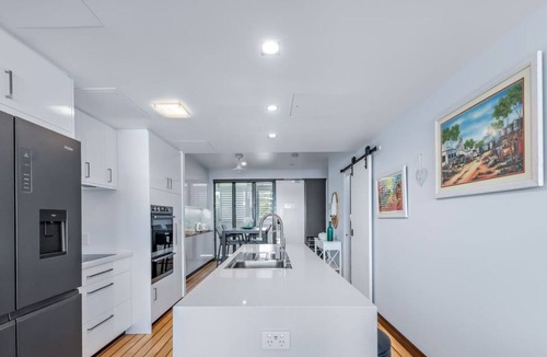 Airlie Beach Apartment | Uninterrupted Marina Views at Port of Airlie