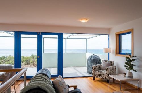 Sisters Beach House | Unique beachfront retreat w panoramic sea views