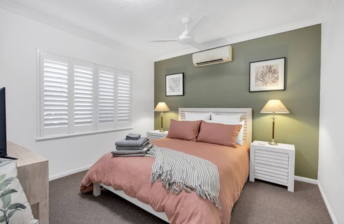 Mooroobool Apartment | Unique Collection- Endless Summer