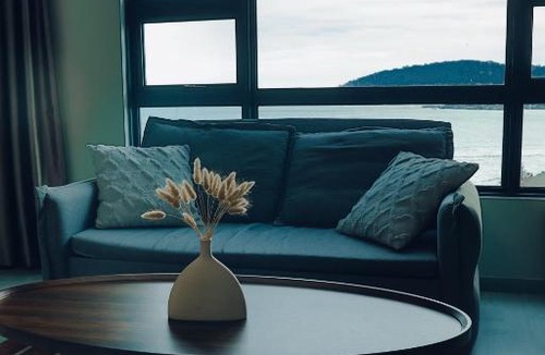 Pusat Bandar Apartment | Unique Seaview Corner Unit, JQ CityCenter, Netflix