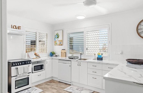 Slade Point House | Unit 1 (Anna) Beachside Mackay