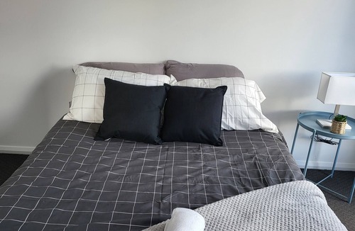 Lithgow Villa | Unit 11 - Fresh 3-bedroom villa with on-site Parking