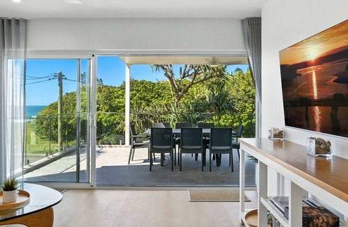 Point Arkwright Apartment | Unit 2 'Beach Gallery' at Point Arkwright