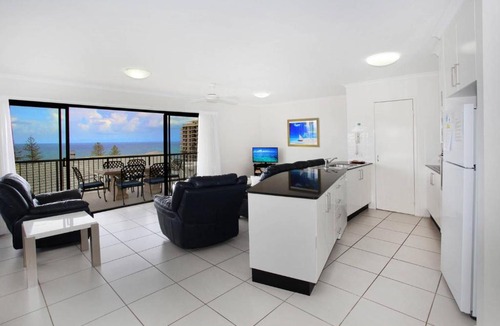 Coolum Beach Apartment | Unit 4 Beaumont Sur Mer