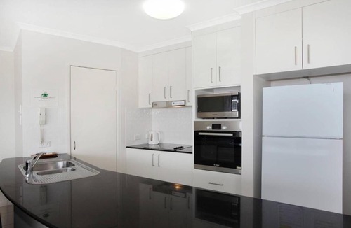Coolum Beach Apartment | Unit 4 Beaumont Sur Mer