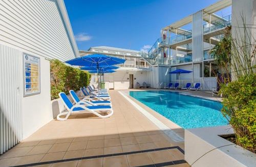 Rainbow Beach House | Unit 8 Plantation Resort Rainbow Beach
