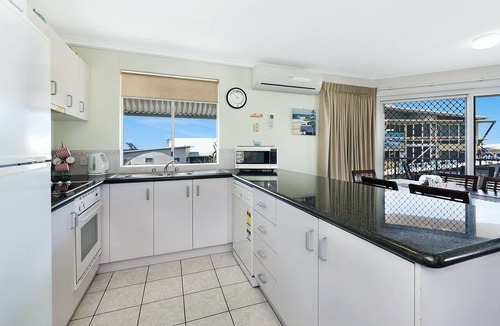 Maroochydore Apartment | Unit 9 Surf Comber with Roof Deck