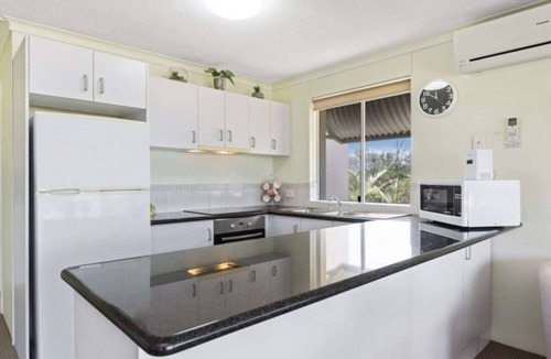 Maroochydore Apartment | Unit 9 Surf Comber with Roof Deck