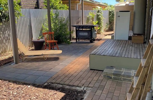 Port Willunga House | Unwind @ Retro-Vibe Pet Friendly