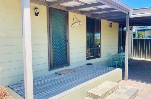 Port Willunga House | Unwind @ Retro-Vibe Pet Friendly