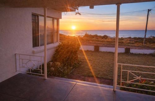 Bunbury House | Upper Esplanade Oceanview Escape