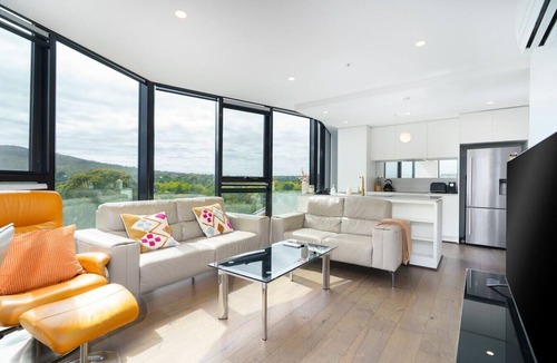 Reid Apartment | Upscale 3BR City Apartment Central CBD Living