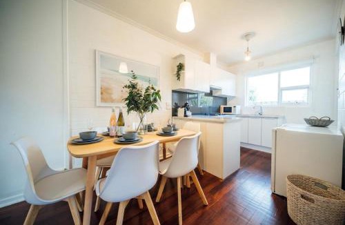Grange Apartment | Urban Beach Shack - Steps to Grange Beach & Café